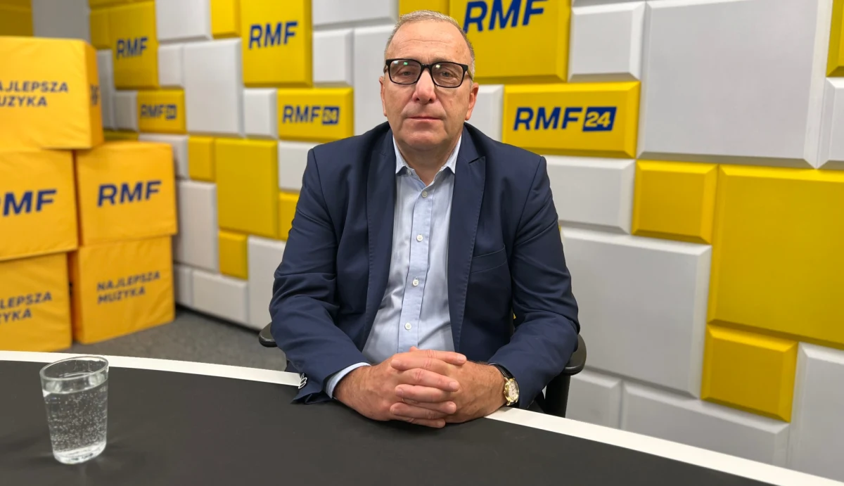 "PiS zrobi wszystko, żeby ją powołać, zorganizować igrzyska, oderwać uwagę od najważniejszych rzeczy" - mówił w Porannej rozmowie w RMF FM poseł Platformy Obywatelskiej Grzegorz Schetyna, pytany o pomysł PiS dot. powołania komisji weryfikacyjnej ds. polityki energetycznej w latach 2007-2022. "Mamy swój projekt komisji śledczej. Będziemy czekać, żeby został odmrożony" - zapowiedział gość Roberta Mazurka. 