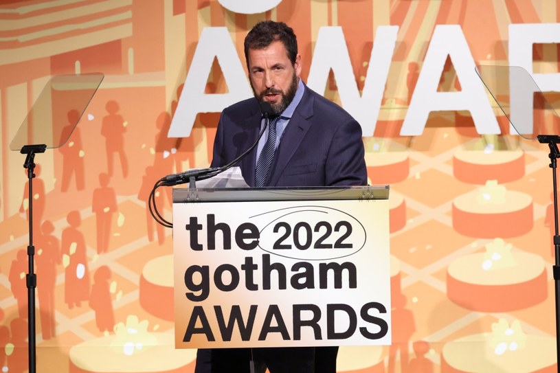 W poniedziałek wieczorem w Nowym Jorku odbyła się 32. ceremonia rozdania statuetek Gotham Awards. Nagrodę specjalną za całokształt kariery odebrał podczas tej gali Adam Sandler ("Nieoszlifowane diamenty"). Popularny komik wygłosił przemowę dziękczynną, której autorkami były... jego nastoletnie córki.