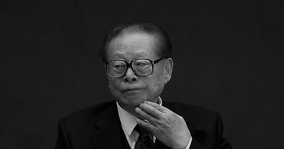 W wieku 96 lat z powodu białaczki i niewydolności organów zmarł były przywódca Chin Jiang Zemin – poinformowały państwowe chińskie media. Był sekretarzem generalnym Komunistycznej Partii Chin (KPCh) w latach 1989-2002.