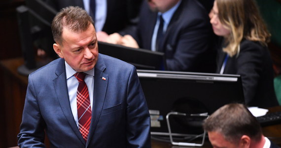 Żeby skutecznie osłonić wschodnią Polskę najlepiej byłoby, żeby zestawy Patriot były ulokowane na zachodniej Ukrainie - mówił w Sejmie wicepremier, szef MON Mariusz Błaszczak. 
