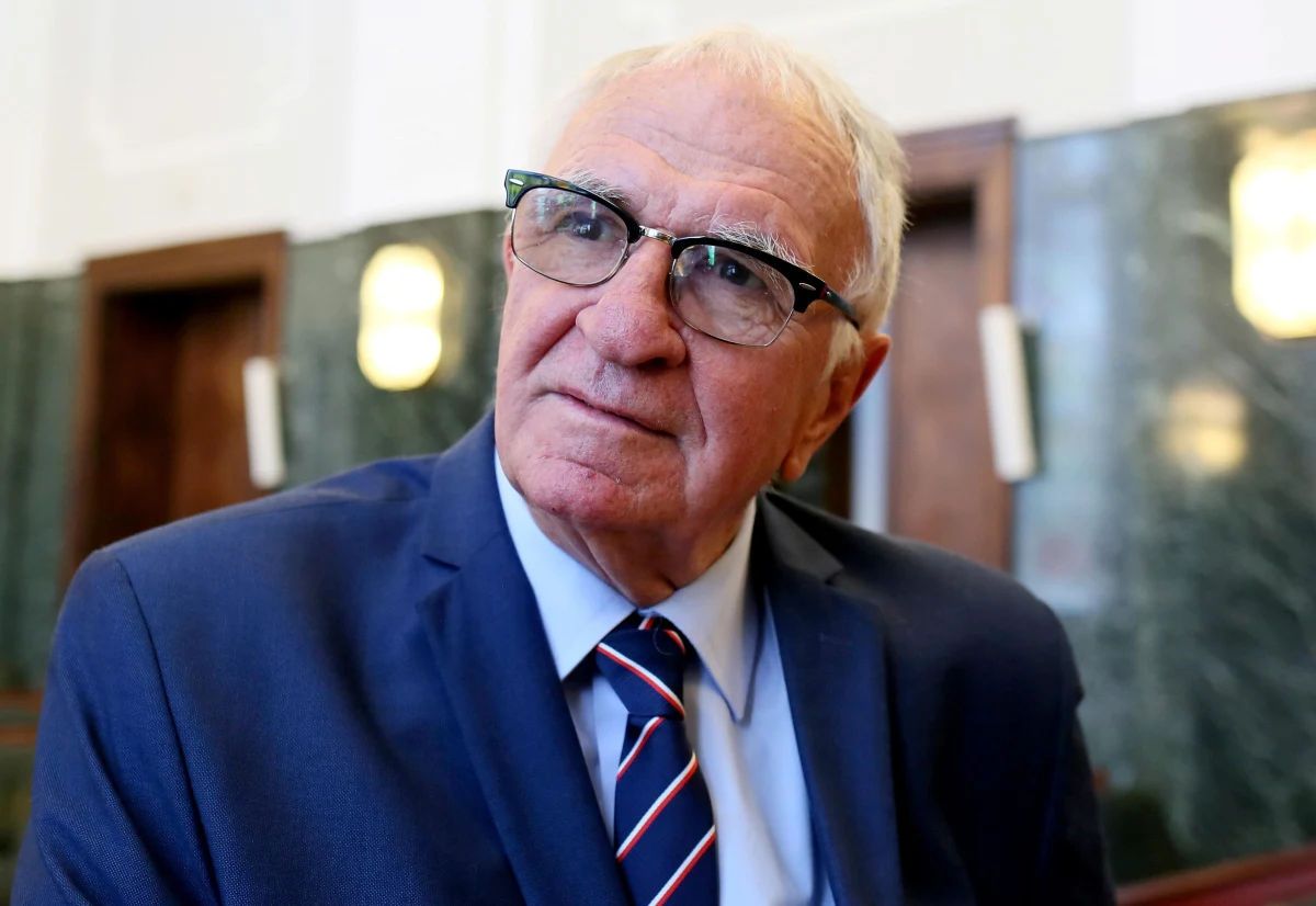 "Wyglądało to momentami nieciekawie, ale ja bym się wstrzymywał od jakiejkolwiek krytyki, przypominając o jednej rzeczy: mianowicie to, że my jesteśmy dalej w grze. I że jeśli będziemy wygrywali, to możemy dojść bardzo wysoko" - mówił w rozmowie 7 pytań o 7:07 w internetowym Radiu RMF24 Antoni Piechniczek, były selekcjoner reprezentacji Polski. 