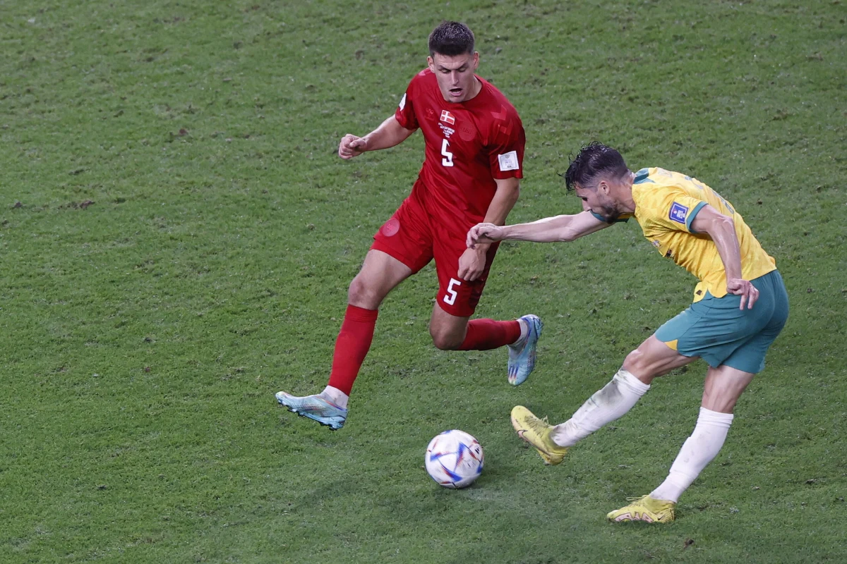 Zaskakujące rozstrzygnięcie w grupie D mundialu. Na zakończenie rozgrywek grupowych Australia pokonała 1:0 Danię i z sześcioma punktami zajęła drugie miejsce za Francją. Obie ekipy wywalczyły awans.