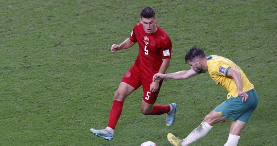 Zaskakujące rozstrzygnięcie w grupie D mundialu. Na zakończenie rozgrywek grupowych Australia pokonała 1:0 Danię i z sześcioma punktami zajęła drugie miejsce za Francją. Obie ekipy wywalczyły awans.