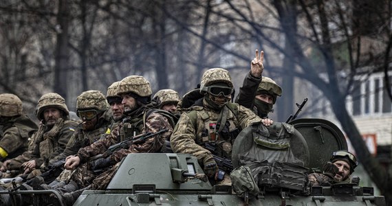 Administracja prezydenta USA Joe Bidena rozważa możliwość znacznego rozszerzenia szkolenia ukraińskiego wojska w amerykańskiej bazie w Niemczech. "Chodzi o przeszkolenie do 2500 osób miesięcznie" - podała CNN.