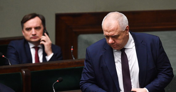 Sejm większością głosów Prawa i Sprawiedliwości zagwarantował bezkarność wszystkim zaangażowanym w organizację wyborów kopertowych z 2020 roku. Posłowie w ekspresowym tempie przyjęli w czwartek nowy projekt tzw. ustawy abolicyjnej. 