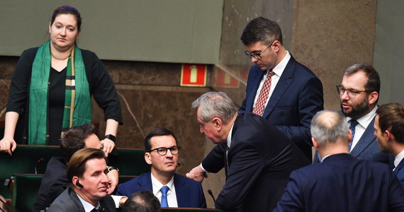 W Sejmie nie odbyło się głosowanie nad projektem uchwały o uznaniu Rosji za państwo sponsorujące terroryzm. Oburzenie opozycji wywołała poprawka do projektu uchwały zgłoszona przez PiS.