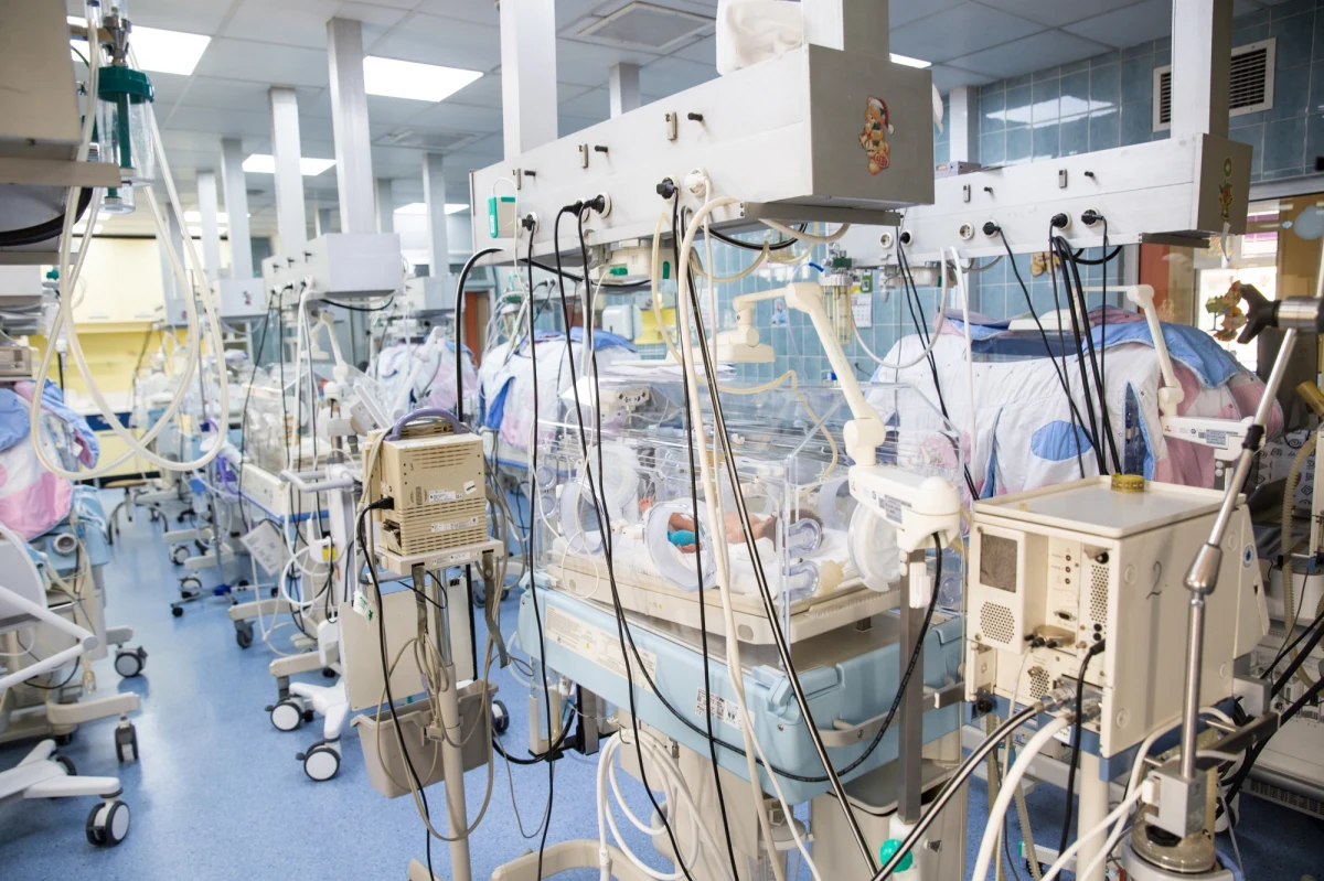 W Mannheim w zachodniej części Niemiec zatrzymano 72-letnią pacjentkę szpitala, która dwukrotnie wyłączyła respirator innej kobiety leczonej w tej samej placówce, ponieważ, jak tłumaczyła, denerwował ją dźwięk wydawany przez to urządzenie - poinformował brytyjski dziennik "Guardian".