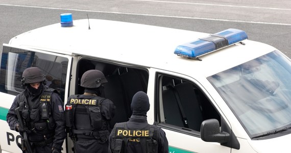 W podejrzanej przesyłce, która w piątek rano trafiła do konsulatu Ukrainy w Brnie, nie było materiałów wybuchowych, znaleziono w niej natomiast "martwą tkankę zwierzęcą" - poinformowała czeska policja. Po zbadaniu pakunku ewakuowanym wcześniej pracownikom placówki pozwolono na powrót do pracy.