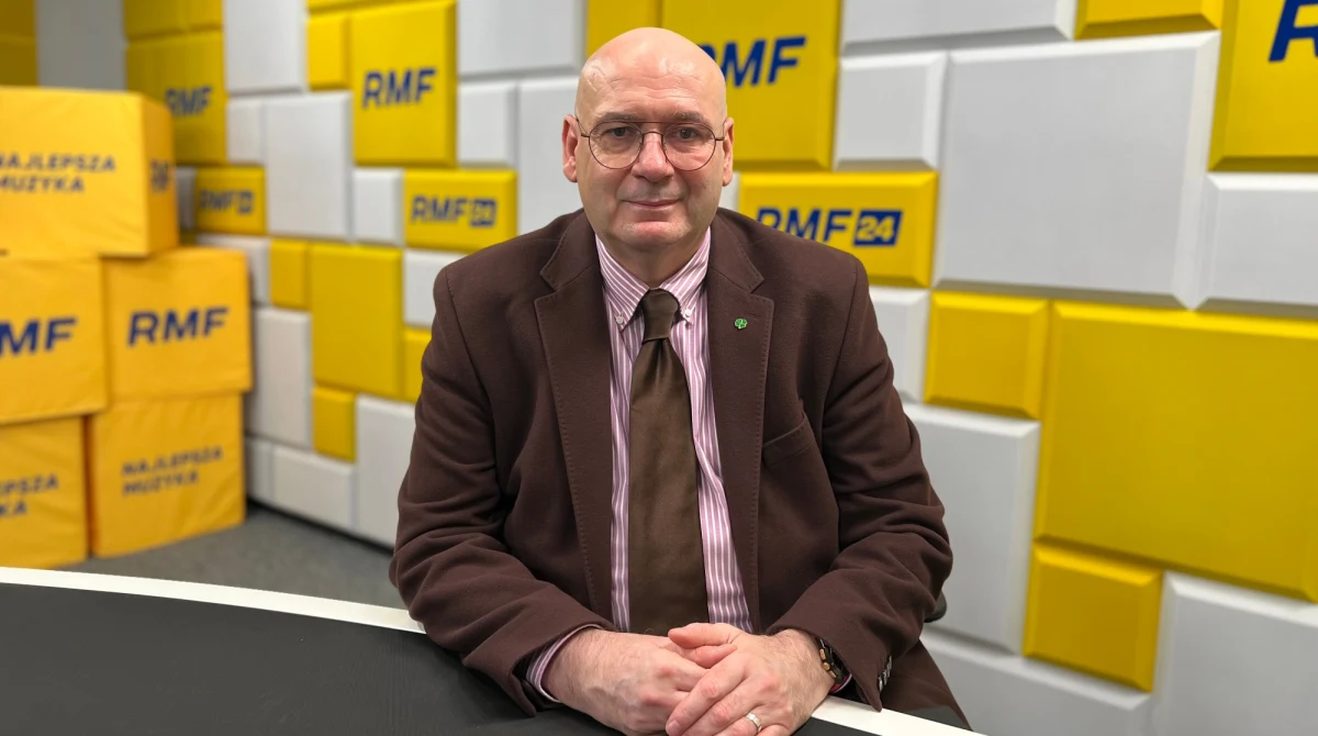 "Jestem przekonany, że w tym kształcie formuła tak zwanej Zjednoczonej Prawicy - bo ona jest bardziej pokłócona niż zjednoczona - dotrwa do końca. Mają wspólne interesy, interesiki, udziały w spółkach Skarbu Państwa" - mówił w Rozmowie w południe w RMF FM wicemarszałek Sejmu z PSL Piotr Zgorzelski. Rozmawiano też o ustawie wiatrakowej i współpracy PSL-u z PiS-em.