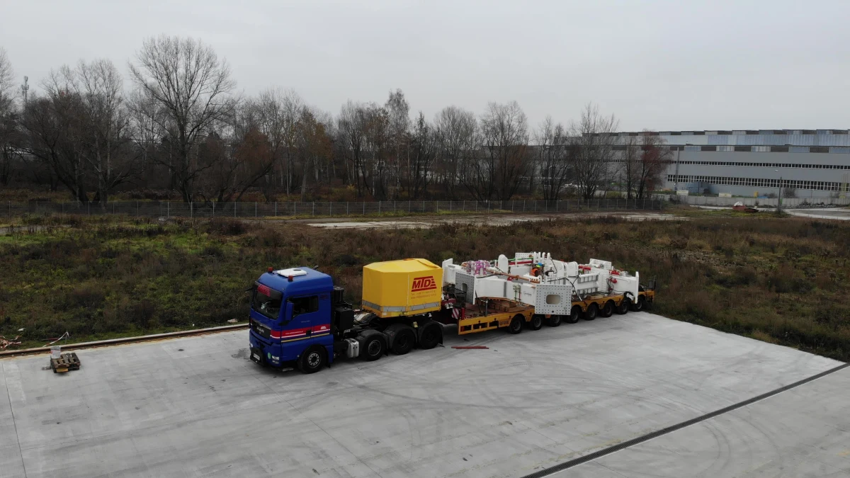 Dziś (2 grudnia) o godzinie 22:00 z Opola na Podkarpacie wyjedzie drugi konwój wiozący elementy maszyny do drążenia tunelu na drodze S19. Transport będzie odbywać się nocami. Gdzie spodziewać się utrudnień w najbliższym czasie?