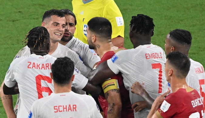Nerwy w meczu Serbia - Szwajcaria. Piłkarze rzucili się sobie do gardeł