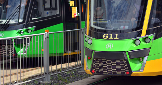 Torowisko tramwajowe koło kolejowego dworca głównego w Poznaniu uległo poważnej awarii. Jak poinformowało poznańskie MPK, do odwołania wstrzymano ruch tramwajowy w obu kierunkach na ul. Roosevelta pomiędzy ul. Bukowską a Mostem Dworcowym.