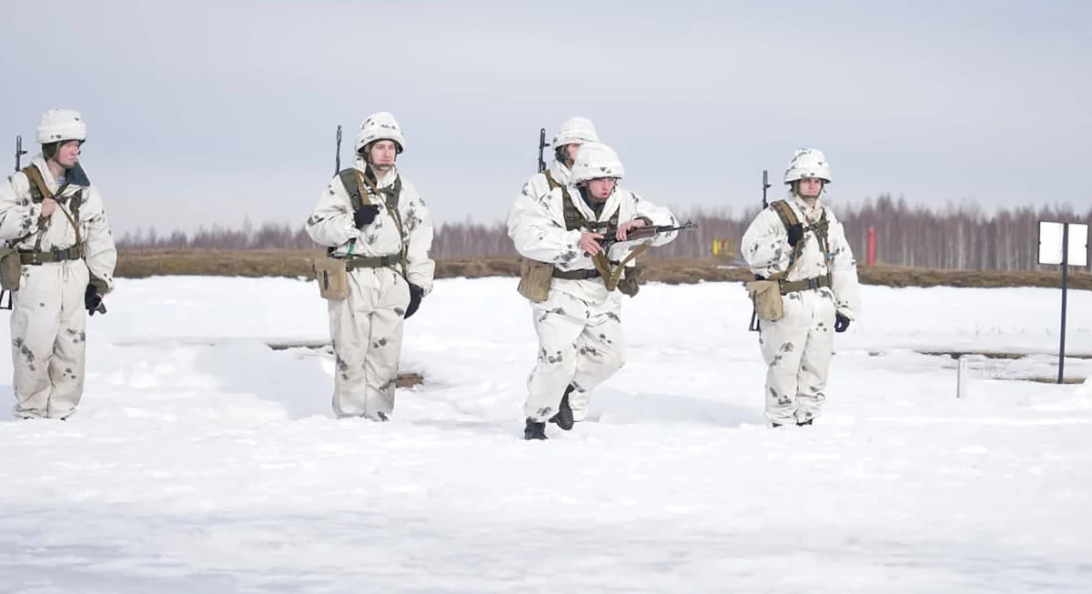 Na Białorusi trwa koncentracja regionalnego zgrupowania wojsk Rosji i Białorusi. Armia ukraińska śledzi sytuację i przygotowuje się do reagowania - powiedział dowódca ukraińskich Sił Połączonych generał Serhij Najew. 