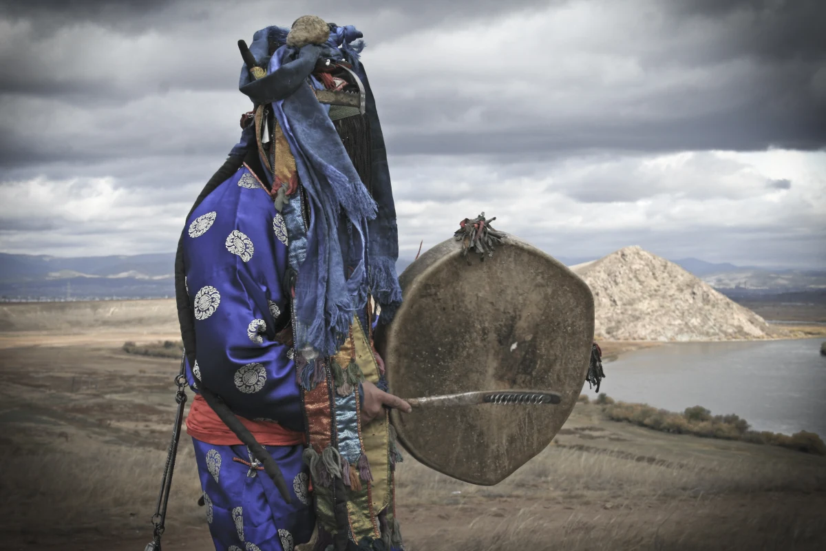 ​Organizacja działająca w Buriacji, republice autonomicznej będącej regionem Federacji Rosyjskiej, chciała wysłać na front w Ukrainie trzy jurty z szamanami, którzy mieli pomagać żołnierzom. Ze względu jednak na zagrożenie, jurty powstaną w obwodzie rostowskim, przy granicy z Ukrainą.