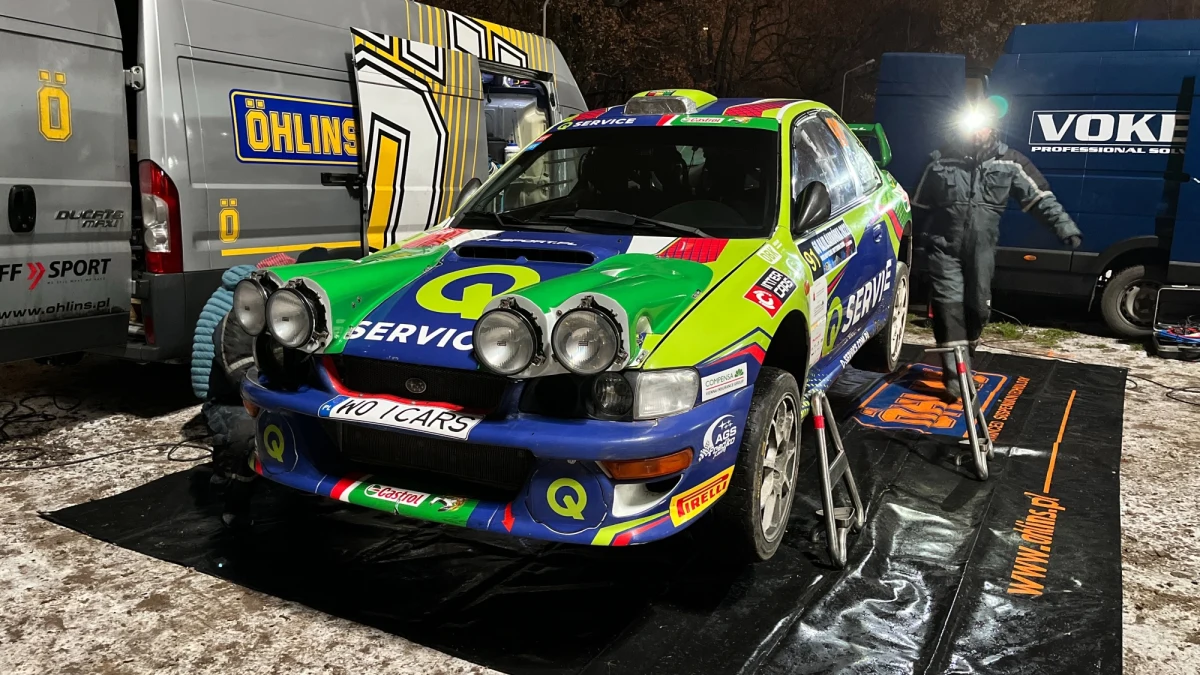 Mikołaj Marczyk i Szymon Gospodarczyk wygrali jubileuszową 60. edycję Rajdu Barbórka. Faworyci byli najszybsi na 5 z 6 odcinków specjalnych. Ponad 13 sekund do zwycięzców stracili Wojciech Chuchała i Sebastian Rozwadowski. Podium uzupełnili Marek Nowak i Adam Grzelka. Rajdowe ściganie w stolicy zakończyło tradycyjnie Kryterium Asów na ulicy Karowej. Na legendarnej trasie faworytów pokonał Łukasz Byśkiniewicz - na co dzień dziennikarz TVN Turbo, dla którego rajdy to życiowa pasja. Pochodzący z Warszawy Byśkiniewicz dosłownie o ułamki sekund pokonał Mikołaja Marczyka. Podium Kryterium Asów uzupełnił Jarosław Szeja.