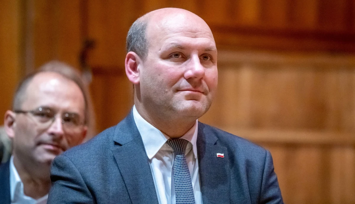 Mechanizm dot. limitu cen ropy zapewni skuteczność sankcji nałożonych na rosyjską ropę naftową - podkreślają we wspólnym oświadczeniu ministrowie ds. europejskich Estonii, Litwy i Polski. Limit ten jest tylko jednym z elementów odpowiedzi na rosyjską agresję przeciw Ukrainie - dodają. 