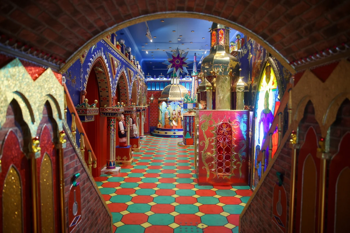 Poznaliśmy laureatów 80. Konkursu Szopek Krakowskich - w kategorii dużych szopek zwyciężył Zbigniew Gillert, szopek średnich - Marek Markowski Jr wraz ex aequo z Maciejem Moszewem, a najlepszą szopkę małą przygotowali Jakub Zawadziński i Wiesław Barczewski. Szopki można oglądać na wystawie w Pałacu Krzysztofory do 27 lutego 2023 roku.