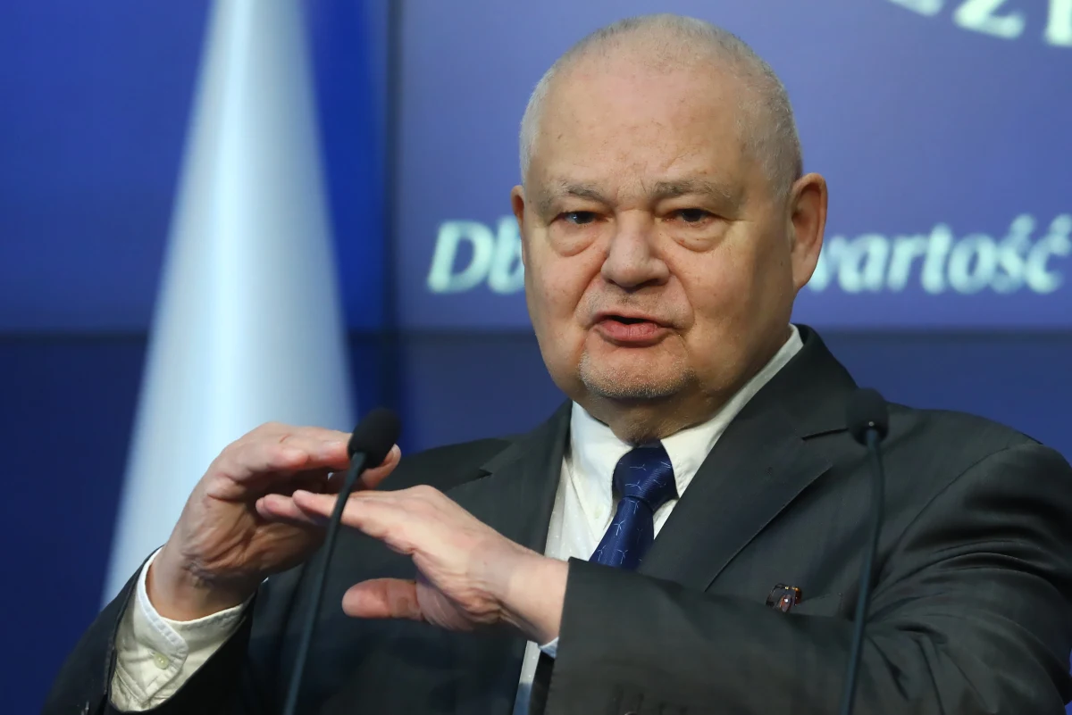 Wydarzeniem, który zdominuje polską ekonomię w przyszłym tygodniu, będzie środowa decyzja Rady Polityki Pieniężnej w sprawie stóp procentowych. Wiele wskazuje na to, że RPP znów ich nie podniesie. Poza tym, początek grudnia powinien przynieść niewielkie, ale jednak, spadki cen na stacjach benzynowych.