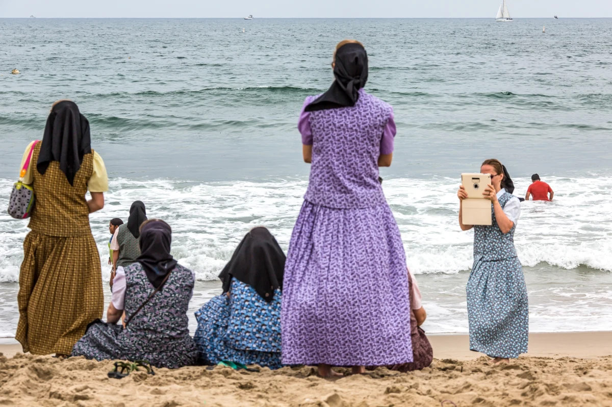Przywódca sekty religijnej Samuel Bateman został oskarżony o poślubienie 20 kobiet i dziewcząt. Większość z nich w dniu ślubu nie miała jeszcze 15 lat. Wśród jego żon była jego własna córka. 