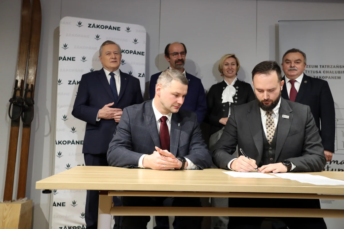 W Zakopanem powstanie wreszcie Muzeum Taternictwa i Narciarstwa. O potrzebie powstania takiej instytucji pod Tatrami mówiło się od stu lat. Dzisiaj Muzeum Tatrzańskie kupiło na ten cel od miasta Zakopane budynek dawnej szkoły muzycznej. Kosztował on ponad 5,3 mln zł - ponad 4 mln tej kwoty pochodzi z Ministerstwa Kultury i Dziedzictwa Narodowego.