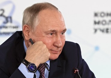 Putin za kierownicą mercedesa na uszkodzonym Moście Krymskim [WIDEO]