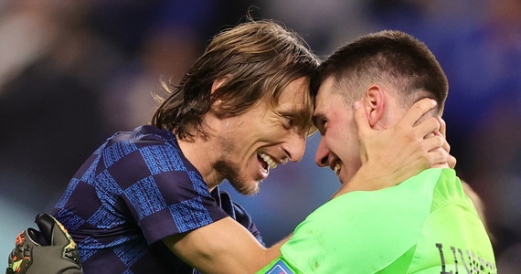 Po dramatycznym meczu na Al Janoub Stadium w Al-Wakra Chorwacja wyeliminowała Japonię w 1/8 finału mundialu w Katarze. W regulaminowym czasie i po dogrywce było 1-1. Karne zdecydowanie lepiej wykonywali wicemistrzowie świata, którzy wygrali 3:1. Dominik Livaković obronił trzy "jedenastki".