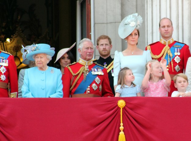 Książę Harry oskarża rodzinę królewską. Chodzi o Meghan