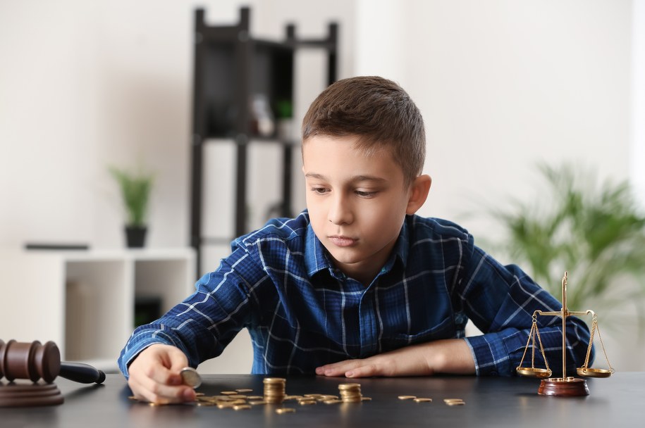 Gigantyczny wzrost długów alimentacyjnych.  94 proc. dłużników to ojcowie