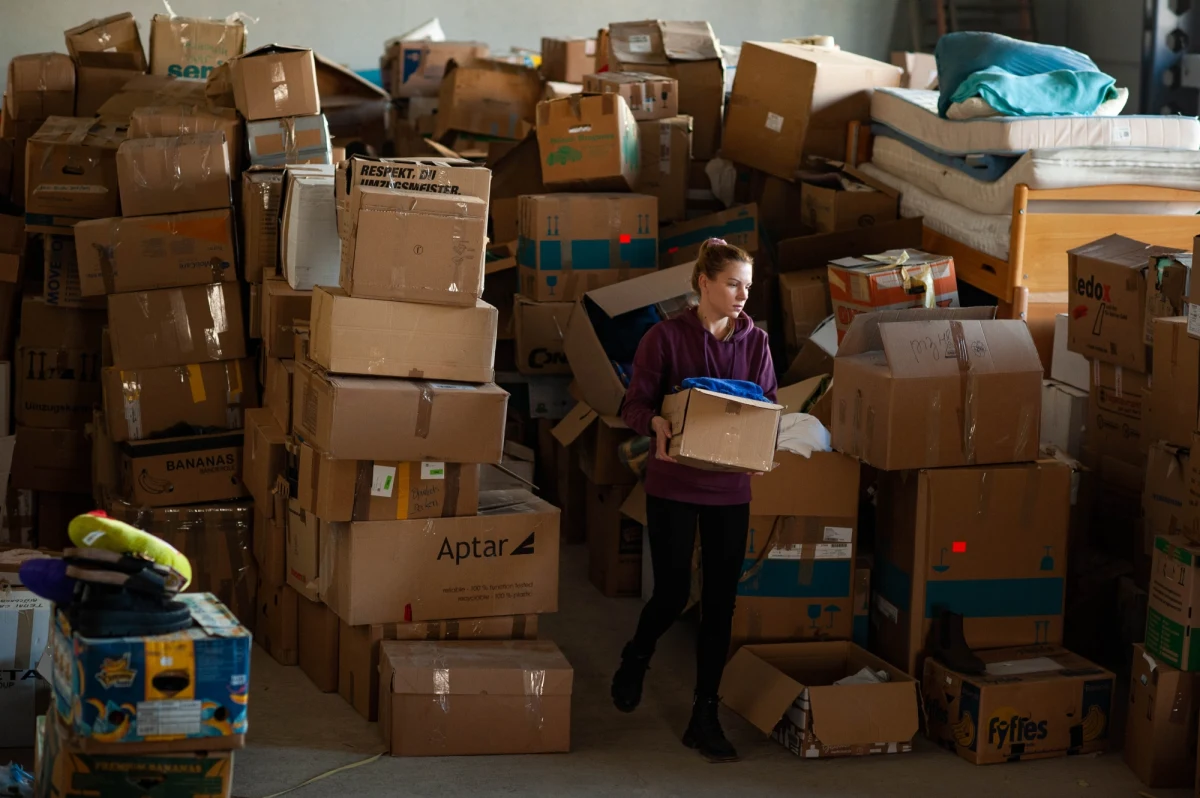 ​Z Lublina wyjechał transport darów dla walczącej Ukrainy zorganizowany z inicjatywy Senatu przez Polską Radę Biznesu. Ta akcja wpisuje się w wielki wysiłek Polek i Polaków, którzy gościli miliony, głównie matek i małych dzieci z Ukrainy - mówił marszałek Senatu Tomasz Grodzki.