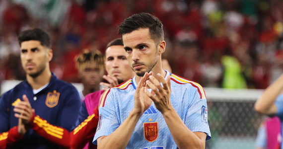 Hiszpańskie media surowo oceniają swoją reprezentację piłkarską, która przegrała z Marokiem w 1/8 finału mistrzostw świata po bezbramkowym spotkaniu i dogrywce 0-3 w karnych. Porażkę i wyeliminowanie ekipy “La Roja” nazywają “zatonięciem”.