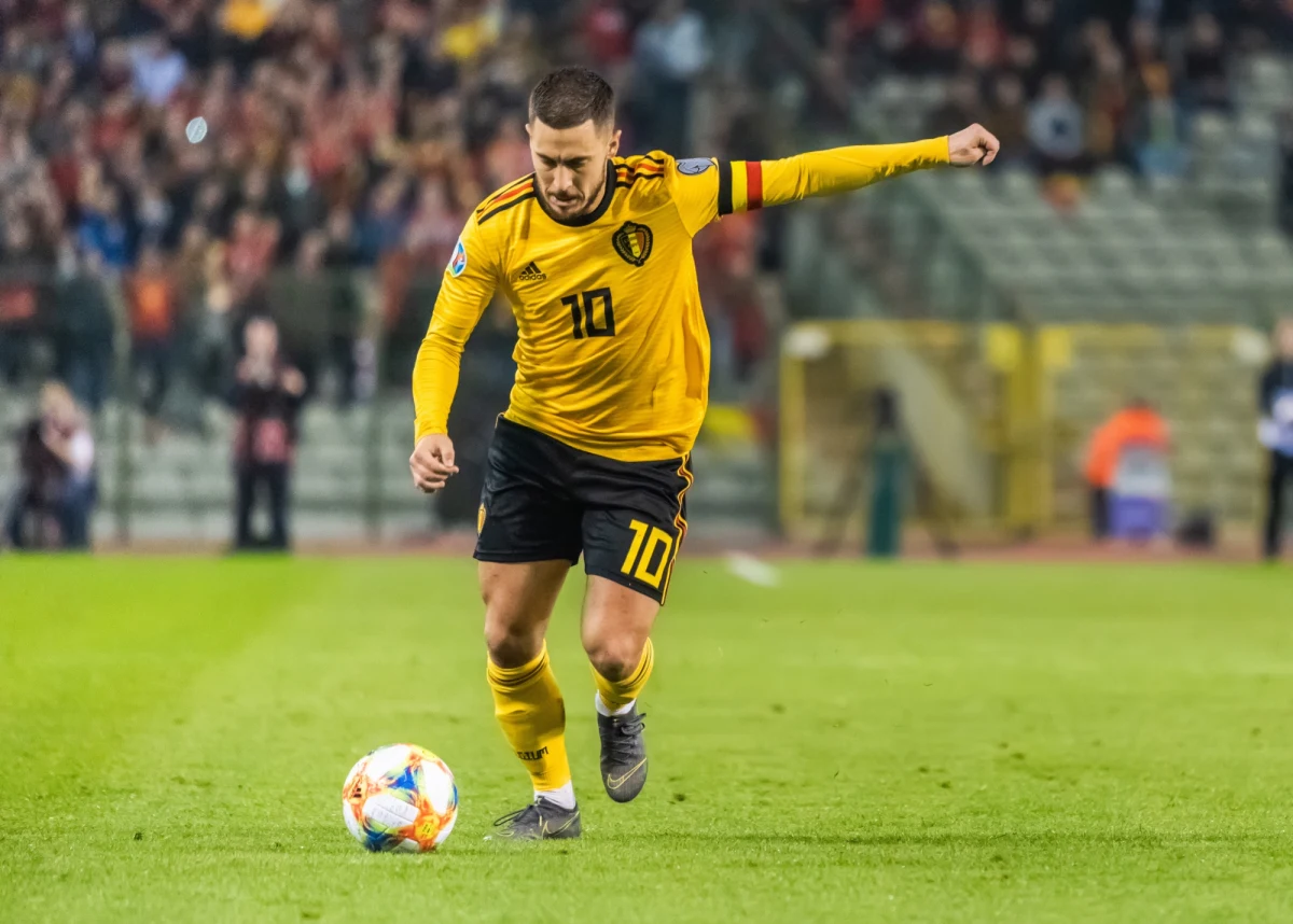 Po odpadnięciu Belgii w fazie grupowej mistrzostw świata w Katarze Eden Hazard oświadczył, że nie zagra już w koszulce narodowej reprezentacji. "Pokolenie następców jest już gotowe" - ocenił 31-letni piłkarz, który pełnił rolę kapitana "Czerwonych Diabłów".