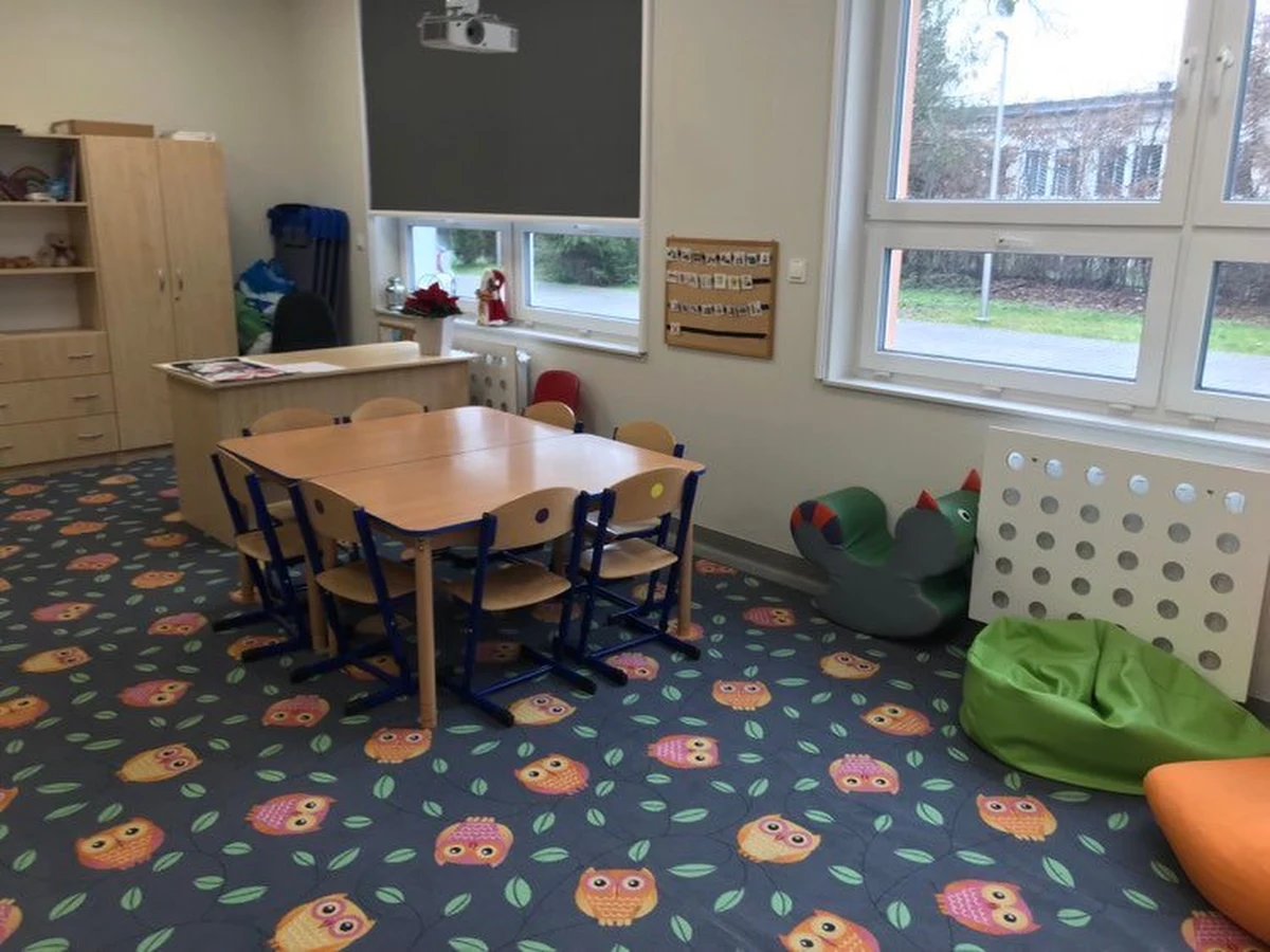 ​We Wrocławiu oficjalnie otwarto nowe skrzydło Specjalnego Ośrodka Szkolno-Wychowawczego nr 10. Dzięki niemu do placówki może chodzić więcej niepełnosprawnych dzieci, które mają lepsze warunki.