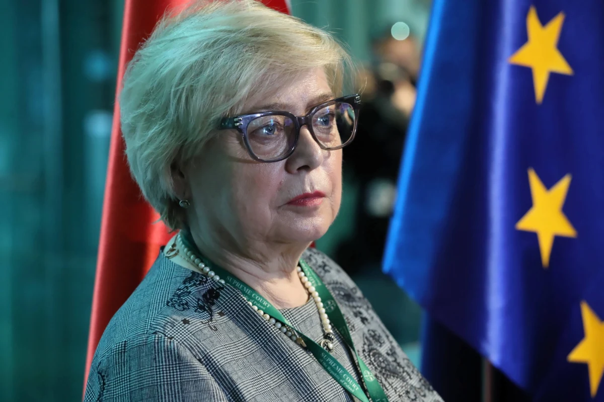 Mogę potwierdzić, że istotnie został sformułowany zarzut dyscyplinarny wobec byłej I prezes SN prof. Małgorzaty Gersdorf - powiedział sędzia Piotr Schab, nadzwyczajny rzecznik dyscyplinarny wyznaczony przez prezydenta do wyjaśnienia kilku spraw sędziów SN.