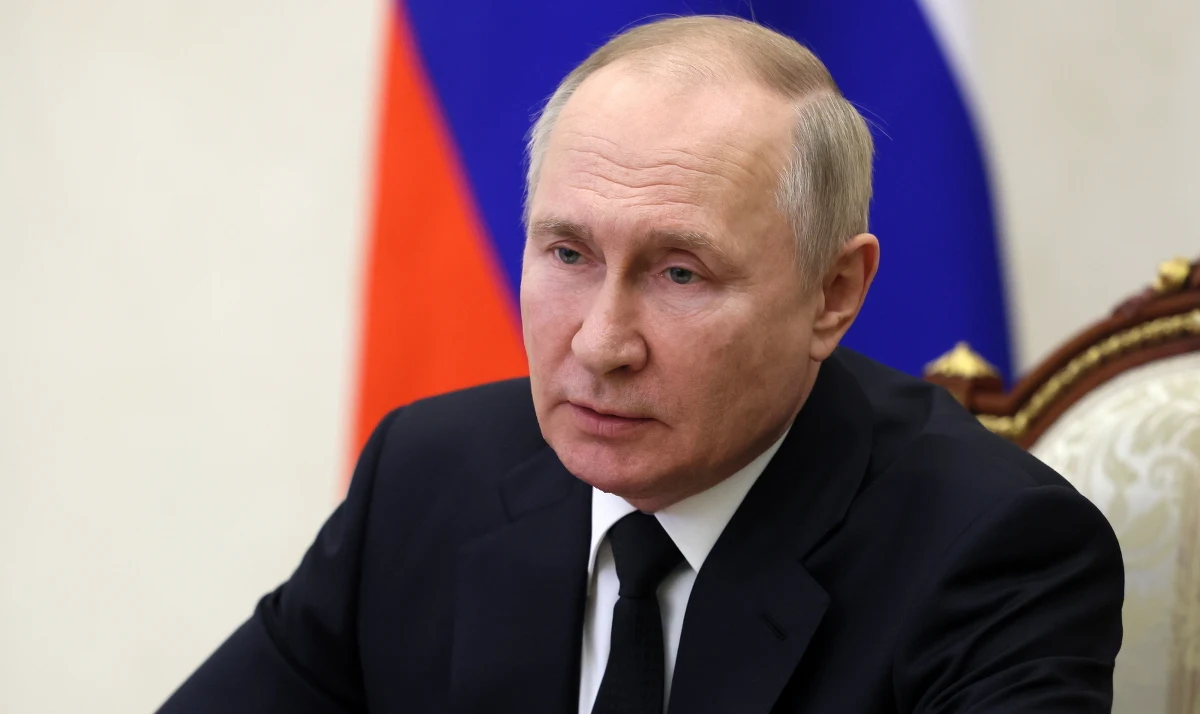 Prezydent Rosji Władimir Putin wypowiedział się w środę na temat wojny nuklearnej. Stwierdził, że choć ryzyko rośnie, to Rosja nie będzie lekkomyślnie grozić użyciem takiej broni. "Nie zwariowaliśmy, zdajemy sobie sprawę z tego, czym jest broń nuklearna" - powiedział gospodarz Kremla.