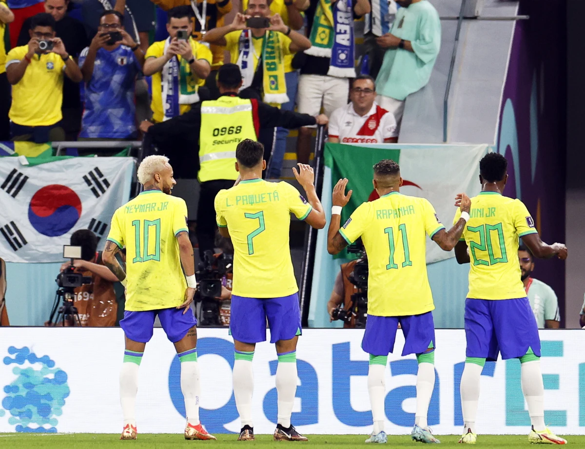 Reprezentacja Brazylii wygra piłkarskie mistrzostwa świata w Katarze. Tak wynika z obliczeń superkomputera dla portalu FiveThirtyEight. Wynika z nich, że "Canarinhos" mają 33 proc. szans na końcowy triumf.