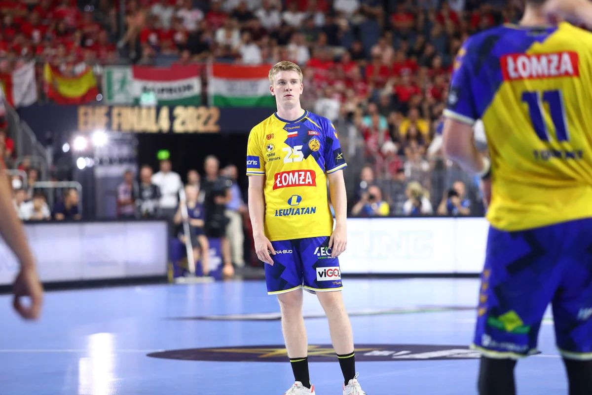 Piłkarze ręczni Łomży Industrii Kielce odnieśli ósme zwycięstwo w Lidze Mistrzów. Kielczanie pokonali na wyjeździe węgierski Pick Szeged 31:28 (16:13) w meczu dziewiątej kolejki.