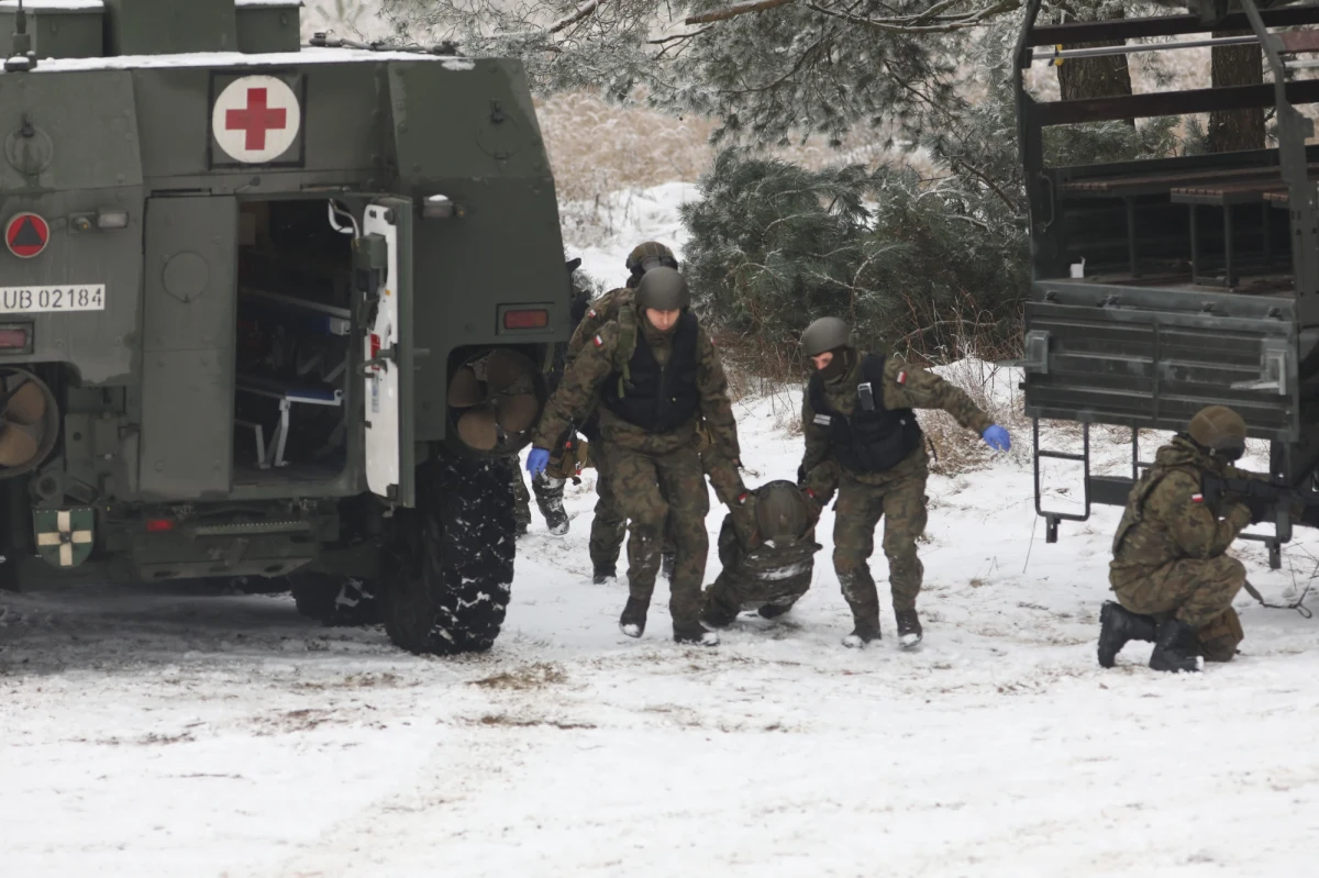 ​Osoby z rezerwy wojskowej, które nie mają żadnego doświadczenia z armią, muszą również liczyć się z udziałem w ćwiczeniach wojskowych. Jak jednak zaznacza ppłk Justyna Bialik z Centralnego Wojskowego Centrum Rekrutacji, wezwania w 2023 roku w największej części będą dotyczyć przeszkolonych rezerwistów.