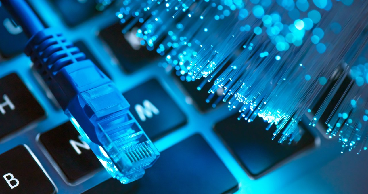 Chcesz podłączyć światłowód do domu? Sprawdź, co cię czeka