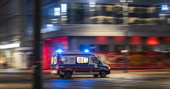 Do szpitala w Przemyślu w woj. podkarpackim trafił poparzony mężczyzna. Jak dowiedział się reporter RMF FM, 53-latek oblał się łatwopalną substancja i podpalił. Do zdarzenia doszło w gmachu sądu.