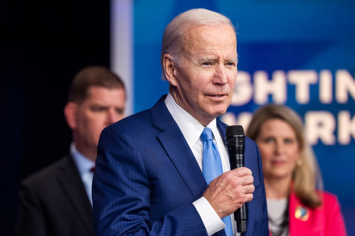 Prezydent USA Joe Biden wydał zgodę na przekazanie Ukrainie wartego 275 mln dolarów pakietu pomocy militarnej. W tej kolejnej partii amerykańskiej pomocy znajdą się m.in. systemy wzmacniające obronę powietrzną oraz do walki z dronami, a także amunicja.