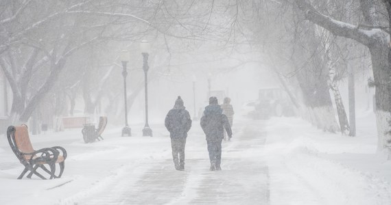 Instytut Meteorologii i Gospodarki Wodnej wydał ostrzeżenia pierwszego i drugiego stopnia przed intensywnymi opadami śniegu dla województw: lubelskiego, podkarpackiego, małopolskiego oraz wschodniej części Mazowsza i południowej części Podlasia oraz Śląska.