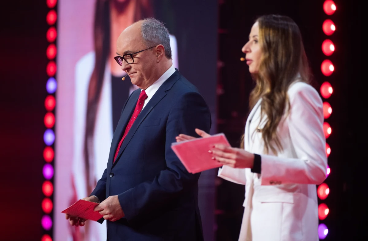 "Jak będziemy współrządzili, jedną z pierwszych rzeczy, którą będziemy chcieli zrobić, to doprowadzić do powrotu religii do salek katechetycznych" – mówił na kongresie Nowej Lewicy i Razem wicemarszałek Sejmu Włodzimierz Czarzasty. "Wstrzymamy finansowanie w wysokości 2 mld zł rocznie dla 22 tys. katechetów - Kościół powinien finansować swoje nauczanie sam" - dodał.