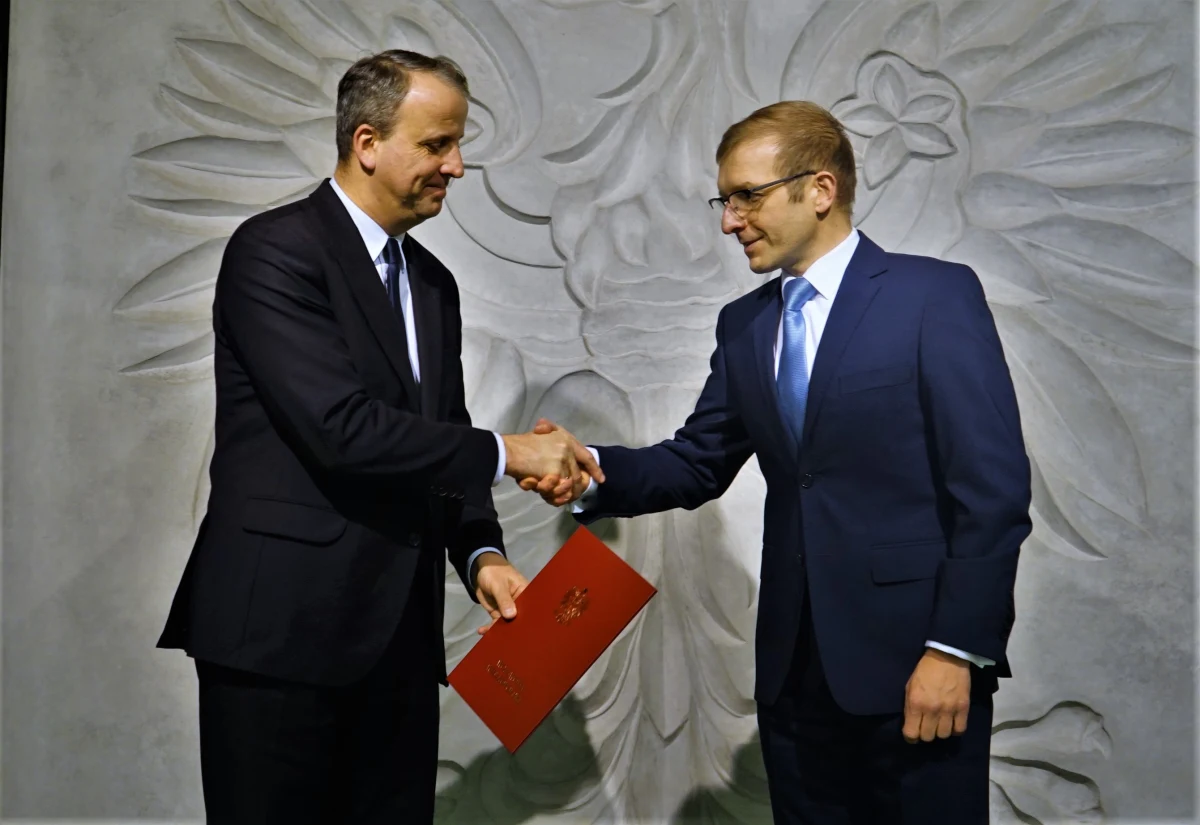 Mieszkańcy podpoznańskiej Mosiny mogą odetchnąć z ulgą, ponieważ po blisko trzech tygodniach oczekiwania, na fotel burmistrza powołano specjalnego komisarza. Marcin Lis przejął funkcję najważniejszej osoby w gminie po tym, jak mieszkańcy odwołali w referendum poprzedniego włodarza. Jakie cele stawia sobie w nowej roli?