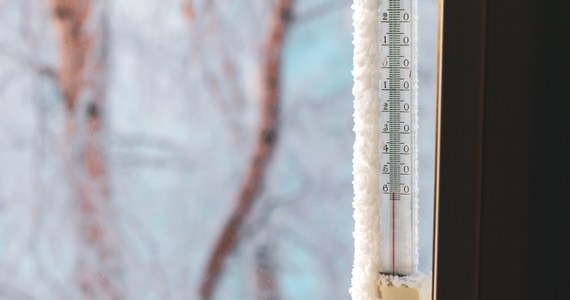 Na "biegunie zimna" w miejscowości Tomtor w syberyjskiej Jakucji zanotowano w poniedziałkowy poranek temperaturę minus 60 stopni Celsjusza. Tak zimno nie było tam od 10 lat. Mrozy nadciągają też do Polski.