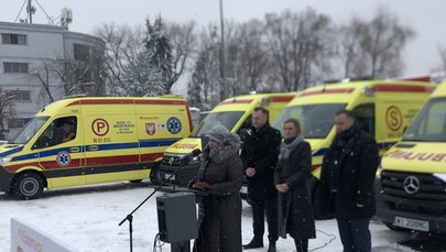 Pięć nowych ambulansów w warszawskim pogotowiu