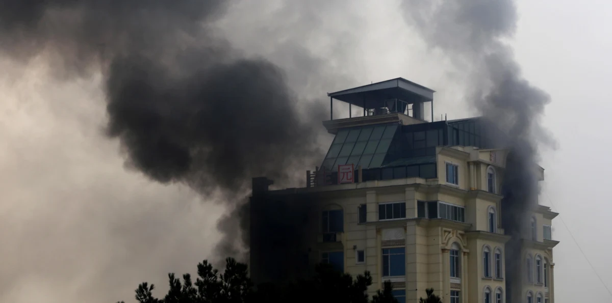 Atak na hotel w Kabulu w Afganistanie. Według świadków słychać było strzały i eksplozje. Zginęło trzech napastników, a 19 osób zostało rannych. 