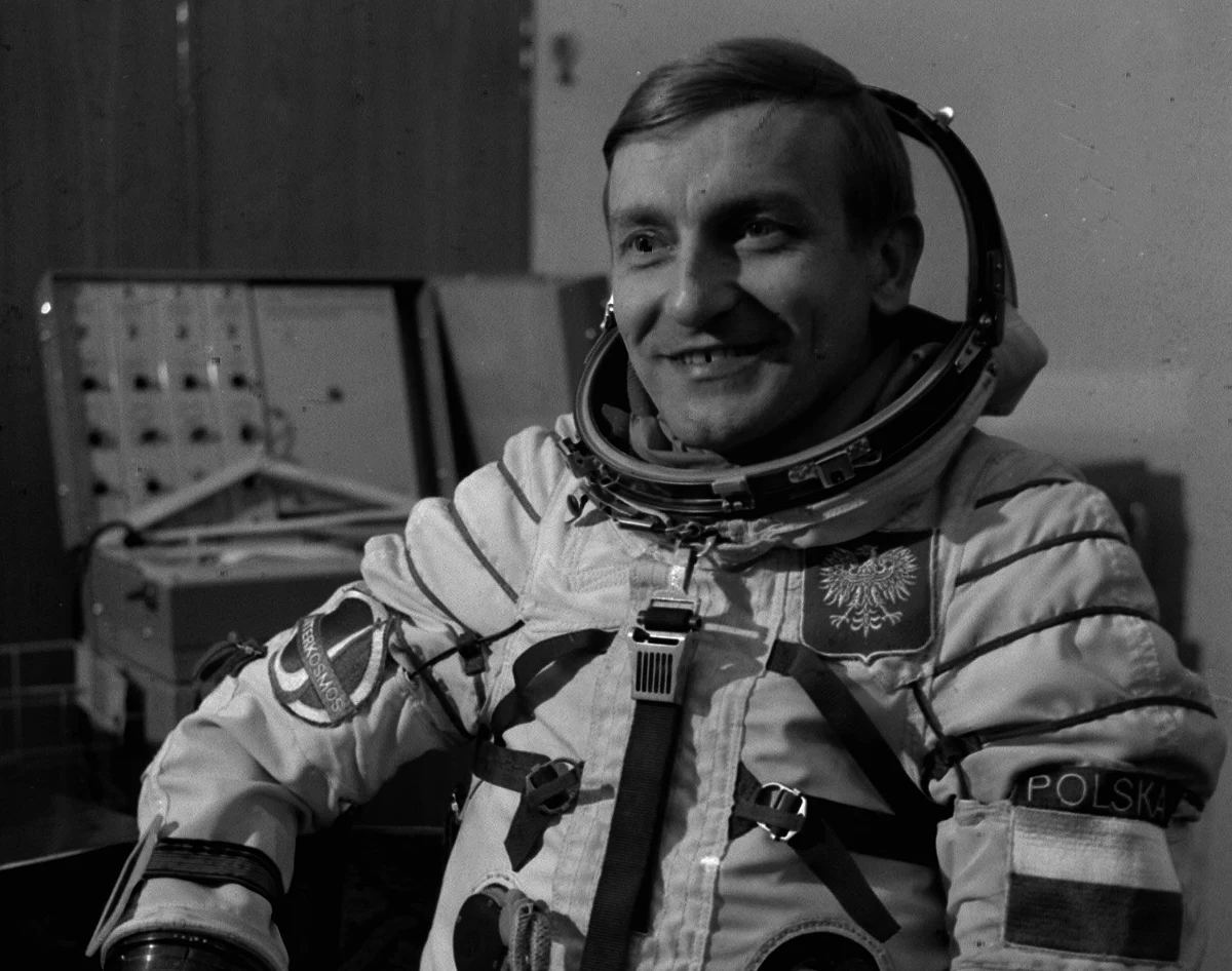 W wieku 81 lat zmarł Mirosław Hermaszewski - pierwszy polski kosmonauta. Informację o jego śmierci przekazał w imieniu rodziny europoseł Ryszard Czarnecki. 