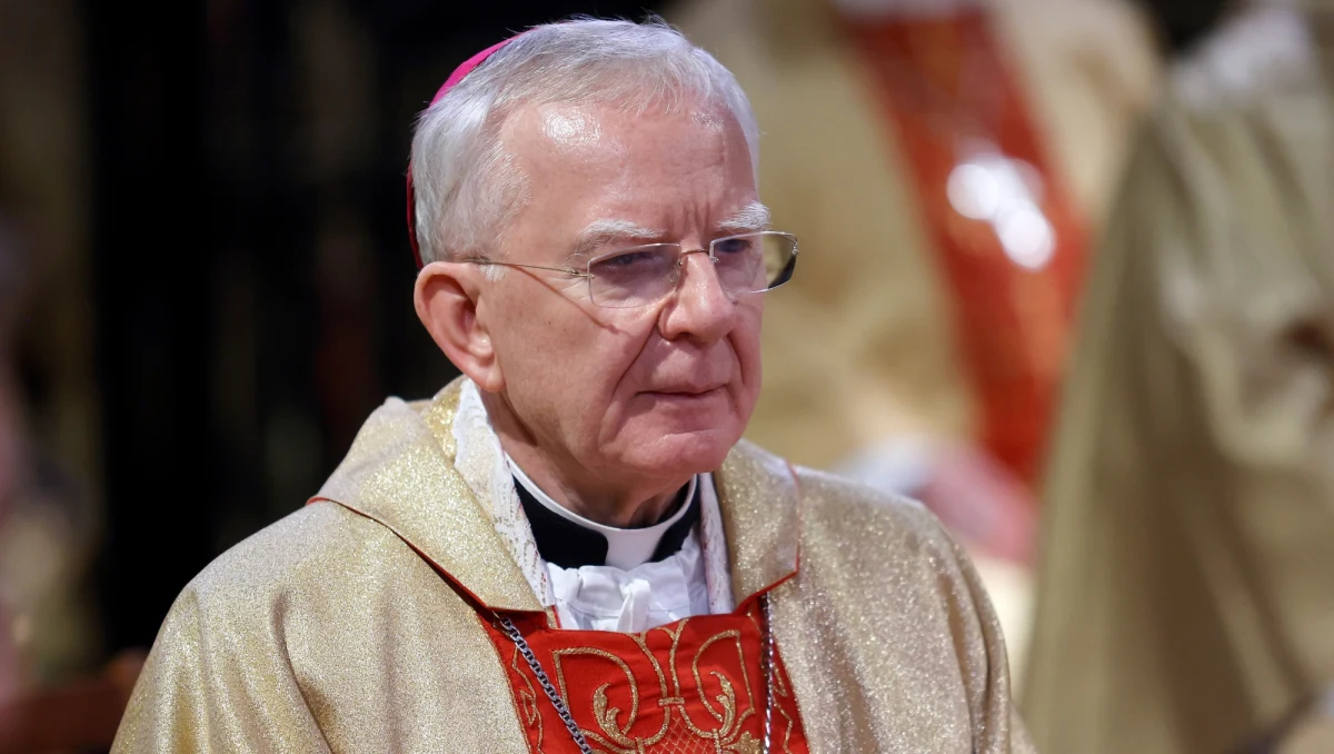 ​Prokuratura Okręgowa w Krakowie stwierdziła, że arcybiskup Marek Jędraszewski nie tuszował przestępstwa wykorzystywania seksualnego jednego z krakowskich księży - poinformował Onet. Chodzi o opisywaną przez nas sprawę z Kazimierzem K. - duchowny molestował seksualnie niepełnosprawną starszą kobietę, a kuria zawiadomiła policję dopiero po kilku latach.