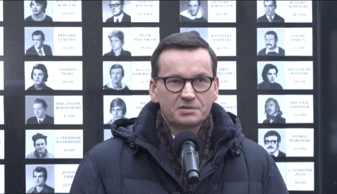 "Czas leczy rany, ale też zaciera pamięć". Morawiecki w rocznicę wprowadzenia stanu wojennego 