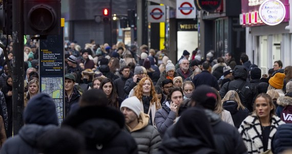 W Wielkiej Brytanii rozpoczął się 48-godzinny strajk kolejarzy. Na trasy wyjedzie zaledwie 20 proc. pociągów. Kolejny protest zaplanowano na najbliższy piątek i sobotę. Strajk i atak srogiej zimy to nie najlepsza kombinacja przed świętami.